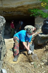 Астраханские поисковики в экспедиции в Аджимушкайских каменоломнях 2019